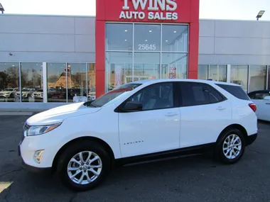 WHITE, 2018 CHEVROLET EQUINOX Image 31