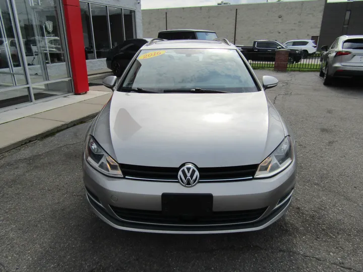 SILVER, 2016 VOLKSWAGEN GOLF SPORTWAGEN Image 3