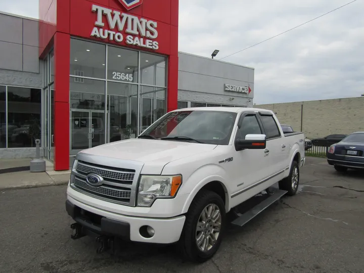 WHITE, 2011 FORD F150 SUPERCREW CAB Image 2