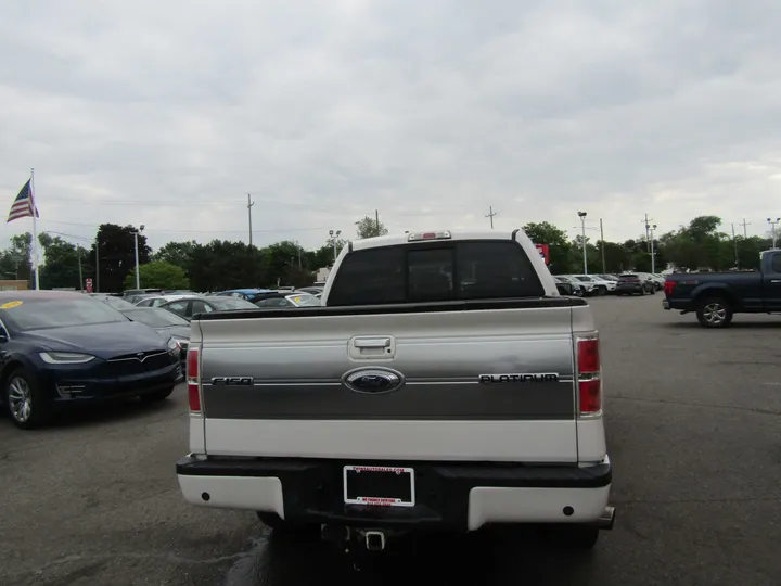 WHITE, 2011 FORD F150 SUPERCREW CAB Image 6