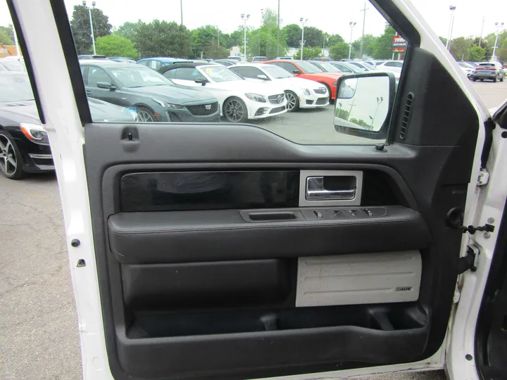 WHITE, 2011 FORD F150 SUPERCREW CAB Image 9