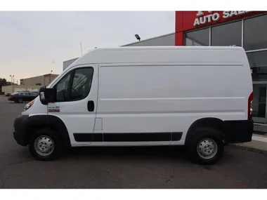 WHITE, 2021 RAM PROMASTER CARGO VAN Image 