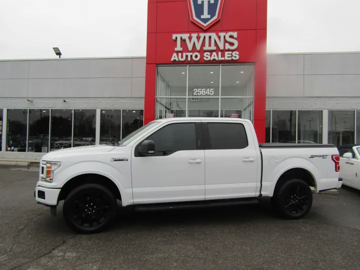 WHITE, 2019 FORD F150 SUPERCREW CAB Image 2