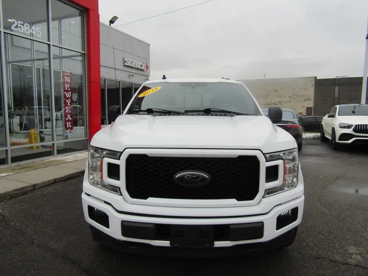 WHITE, 2019 FORD F150 SUPERCREW CAB Image 3