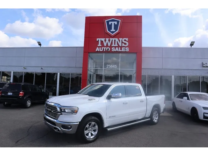 WHITE, 2021 RAM 1500 CREW CAB Image 1