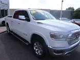 WHITE, 2021 RAM 1500 CREW CAB Thumnail Image 4