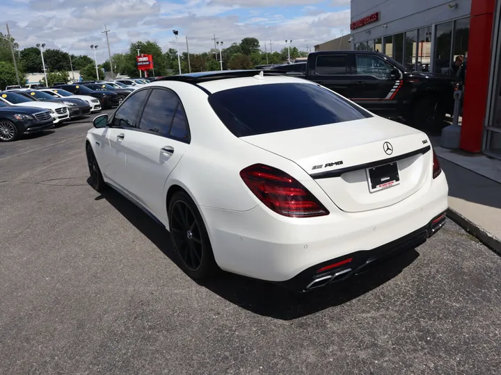WHITE, 2018 MERCEDES-BENZ MERCEDES-AMG S-CLASS Image 8