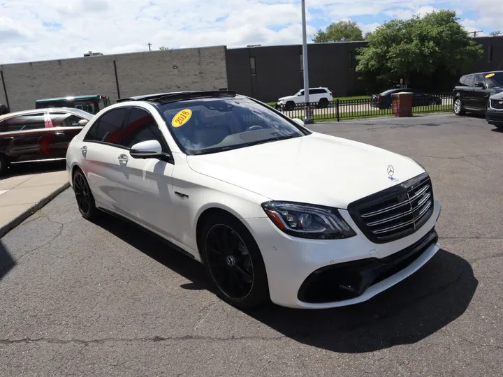 WHITE, 2018 MERCEDES-BENZ MERCEDES-AMG S-CLASS Image 4