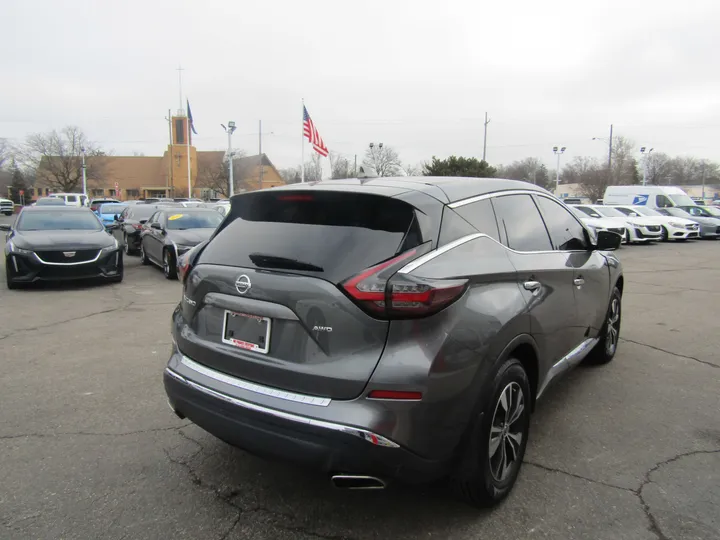 GREY, 2019 NISSAN MURANO Image 6