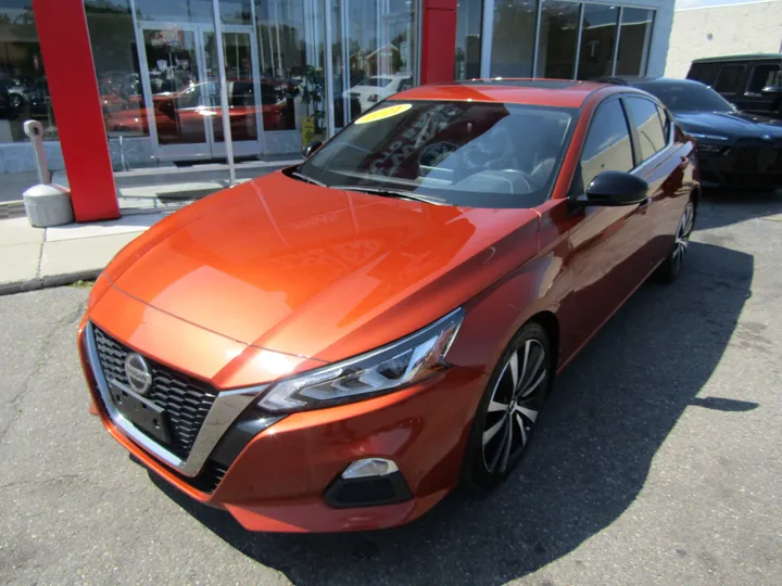 ORANGE, 2021 NISSAN ALTIMA Image 2