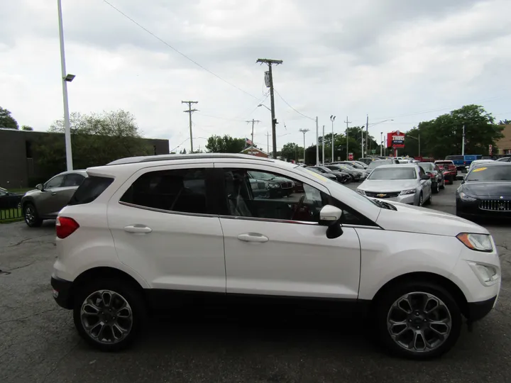 WHITE, 2018 FORD ECOSPORT Image 5