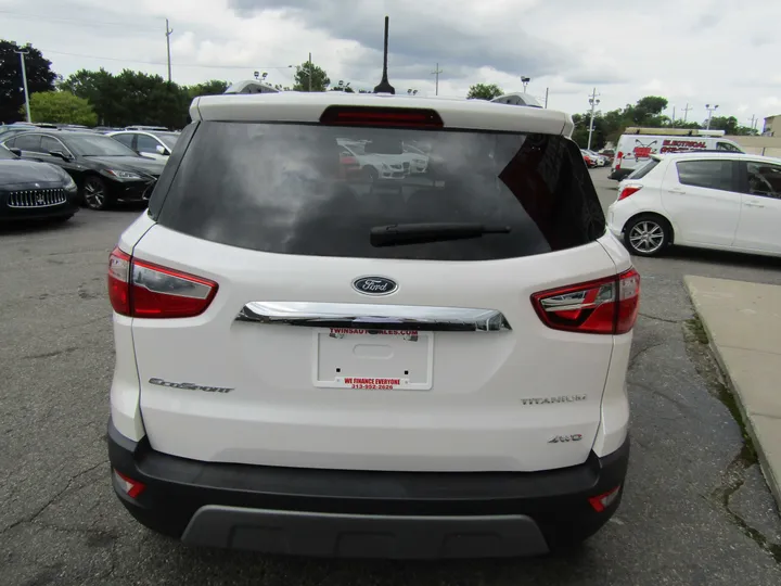 WHITE, 2018 FORD ECOSPORT Image 7