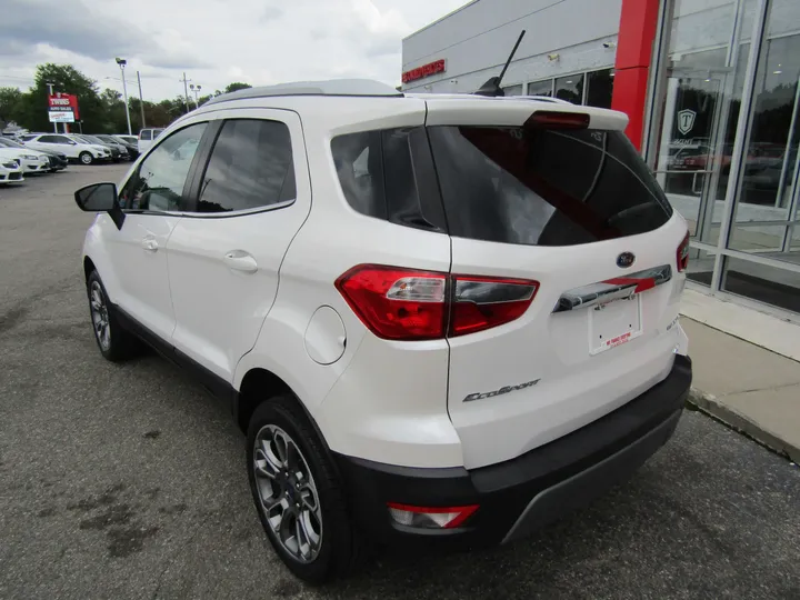 WHITE, 2018 FORD ECOSPORT Image 8