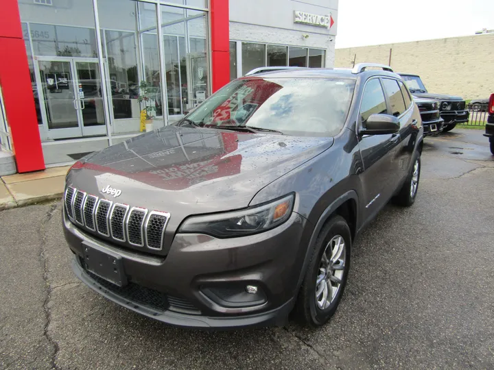 GRAY, 2019 JEEP CHEROKEE Image 2