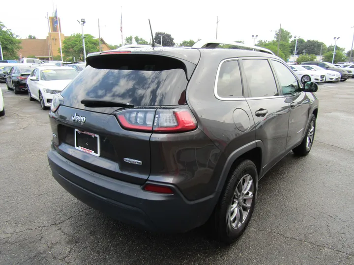 GRAY, 2019 JEEP CHEROKEE Image 6