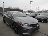 GREY, 2019 TOYOTA CAMRY Thumnail Image 3