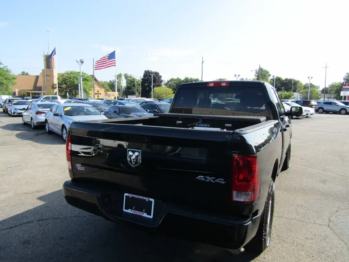 BLACK, 2019 RAM 1500 CLASSIC QUAD CAB Image 6