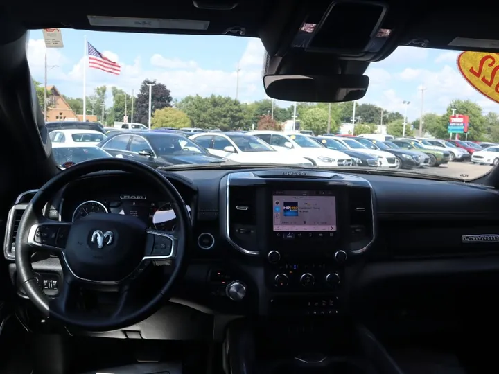 GRAY, 2022 RAM 1500 CREW CAB Image 17