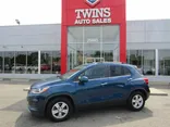 BLUE, 2019 CHEVROLET TRAX Thumnail Image 2