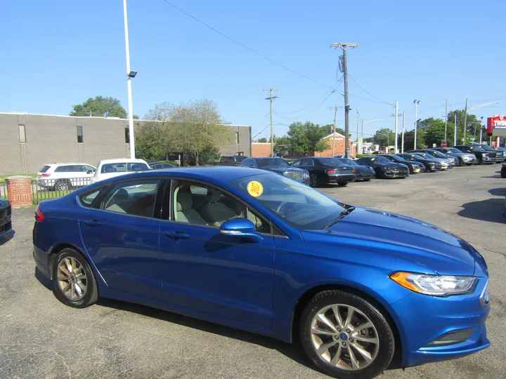 BLUE, 2017 FORD FUSION Image 5