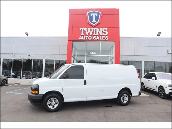 WHITE, 2018 CHEVROLET EXPRESS 2500 CARGO Image 1