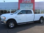 WHITE, 2022 RAM 2500 CREW CAB Thumnail Image 2