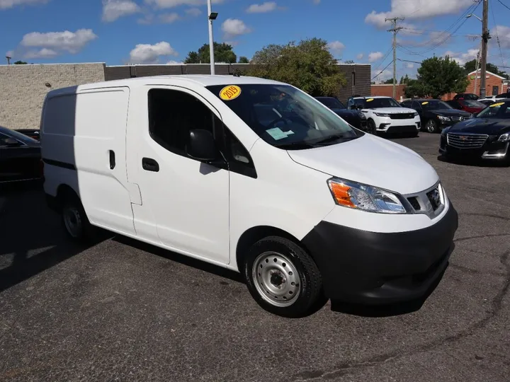 WHITE, 2019 NISSAN NV200 Image 4