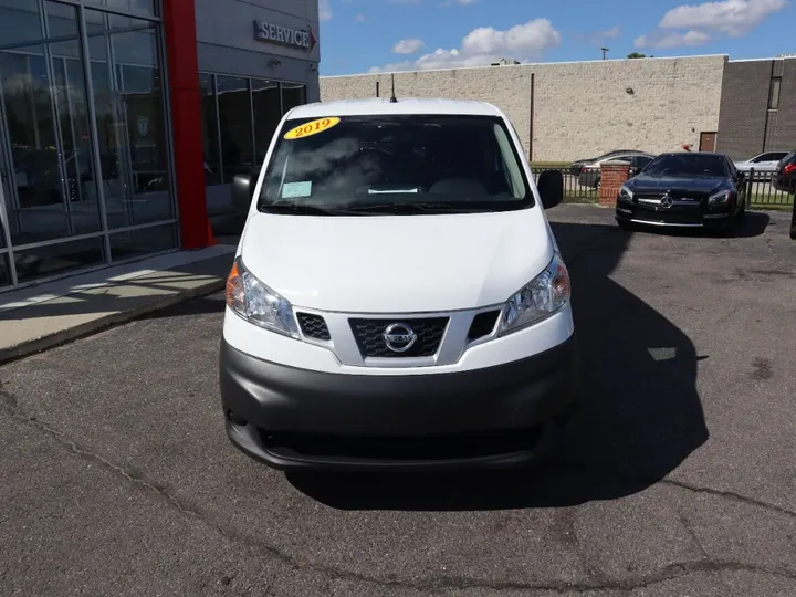 WHITE, 2019 NISSAN NV200 Image 3