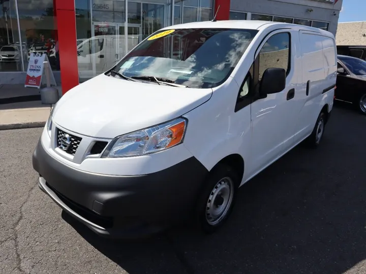 WHITE, 2019 NISSAN NV200 Image 2