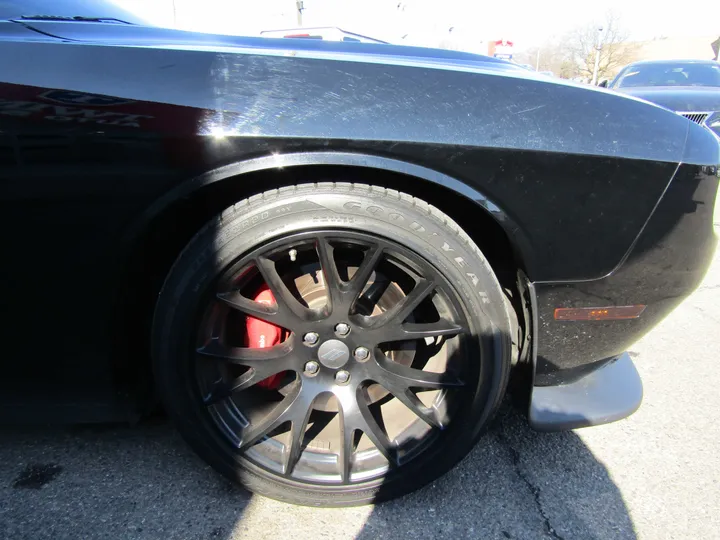 BLACK, 2019 DODGE CHALLENGER Image 6