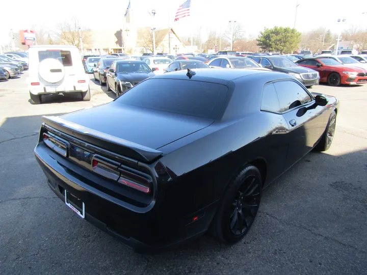 BLACK, 2019 DODGE CHALLENGER Image 8