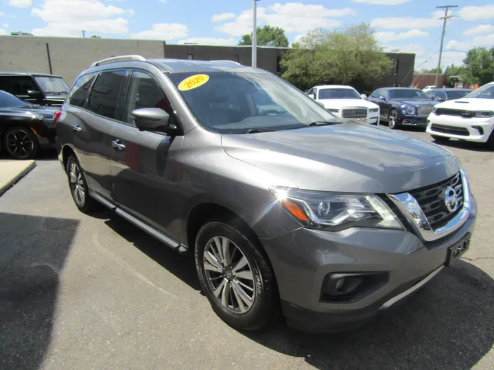 GRAY, 2020 NISSAN PATHFINDER Image 4