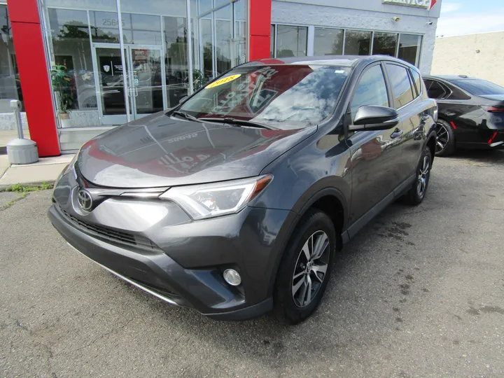 GRAY, 2018 TOYOTA RAV4 Image 2