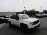 WHITE, 2018 JEEP RENEGADE Thumnail Image 5