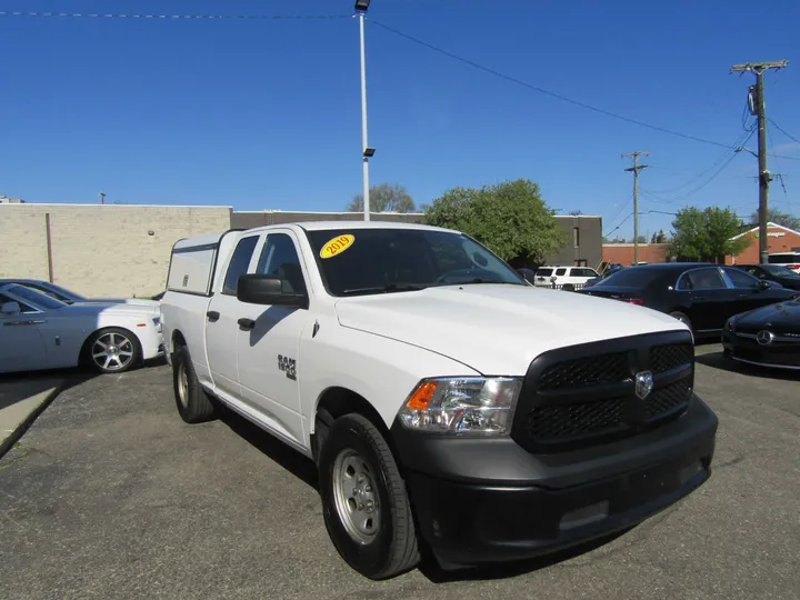 WHITE, 2019 RAM 1500 CLASSIC QUAD CAB Image 4