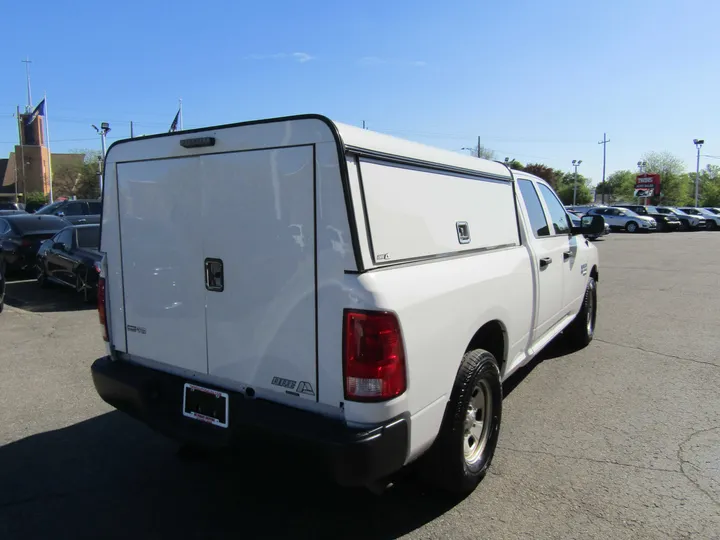 WHITE, 2019 RAM 1500 CLASSIC QUAD CAB Image 6