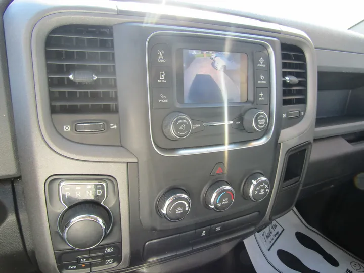 WHITE, 2019 RAM 1500 CLASSIC QUAD CAB Image 18