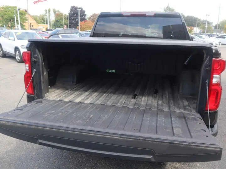 Black, 2021 CHEVROLET SILVERADO 1500 CREW CAB Image 8