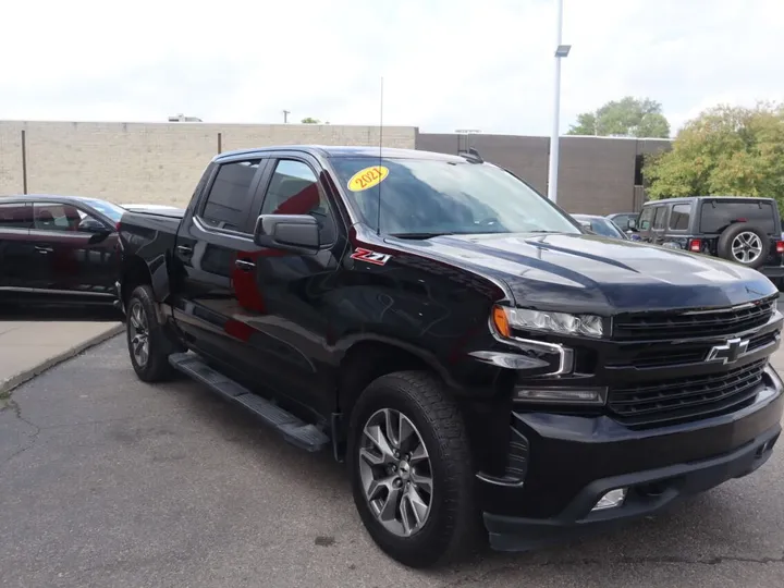 Black, 2021 CHEVROLET SILVERADO 1500 CREW CAB Image 4