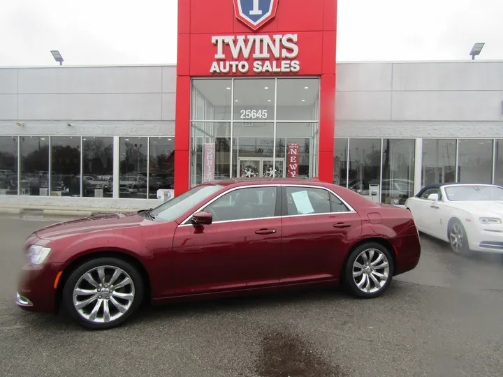 RED, 2017 CHRYSLER 300 Image 2