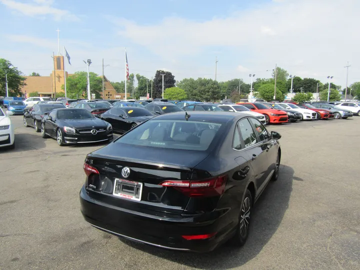 BLACK, 2021 VOLKSWAGEN JETTA Image 6