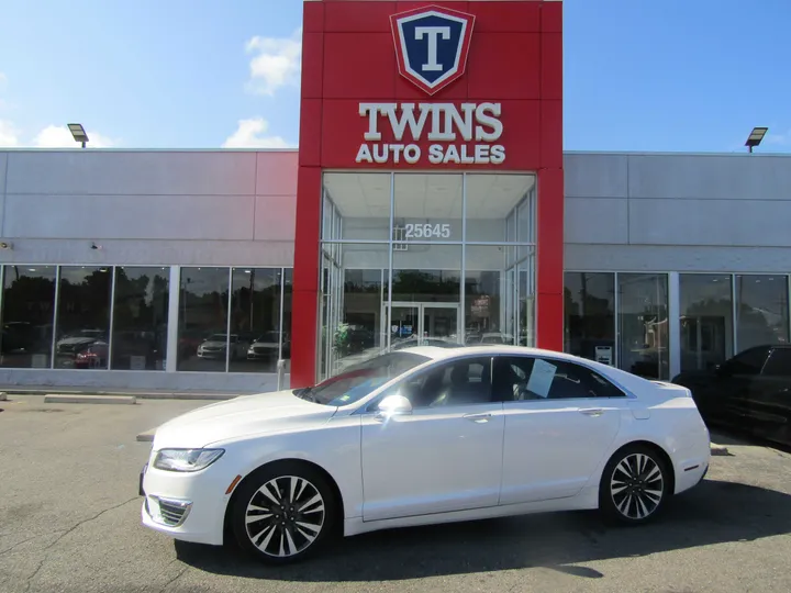 WHITE, 2019 LINCOLN MKZ Image 2