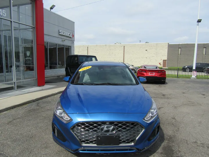 BLUE, 2019 HYUNDAI SONATA Image 3