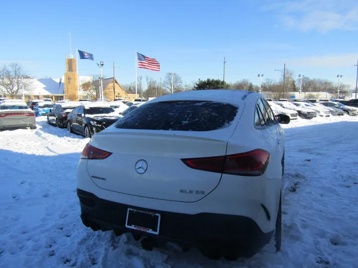 WHITE, 2021 MERCEDES-BENZ MERCEDES-AMG GLE COUPE Image 6