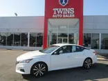 WHITE, 2020 NISSAN ALTIMA Thumnail Image 2