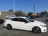 WHITE, 2020 NISSAN ALTIMA Thumnail Image 5