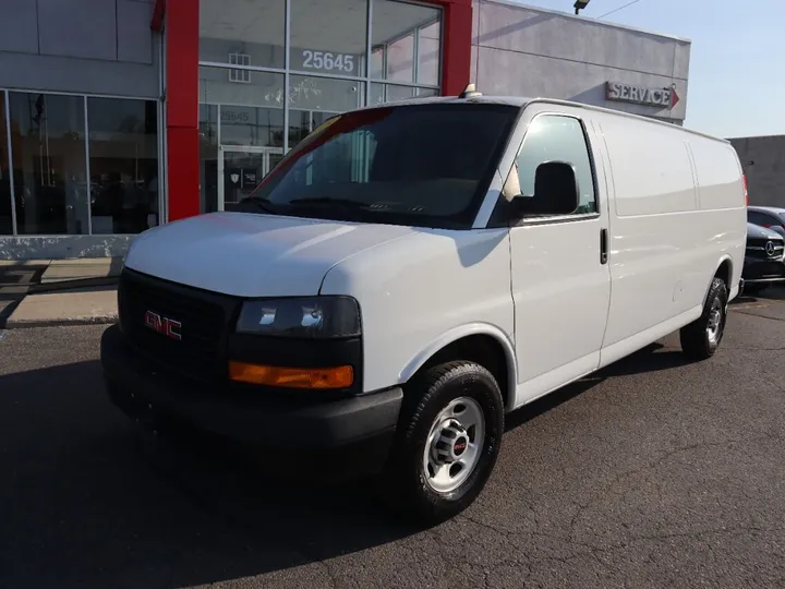 White, 2019 GMC SAVANA 3500 CARGO Image 2