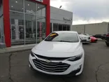 WHITE, 2019 CHEVROLET MALIBU Thumnail Image 2