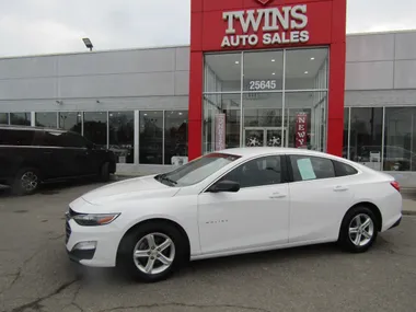 WHITE, 2019 CHEVROLET MALIBU Image 26