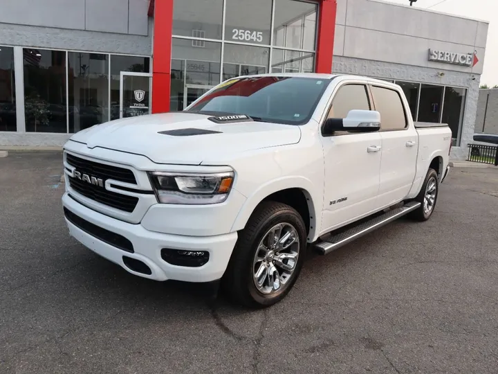 WHITE, 2021 RAM 1500 CREW CAB Image 2